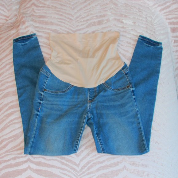 a glow | Maternity Light Wash Jeggings - Picture 4 of 6